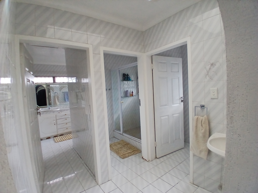 4 Bedroom Property for Sale in Zinniaville North West